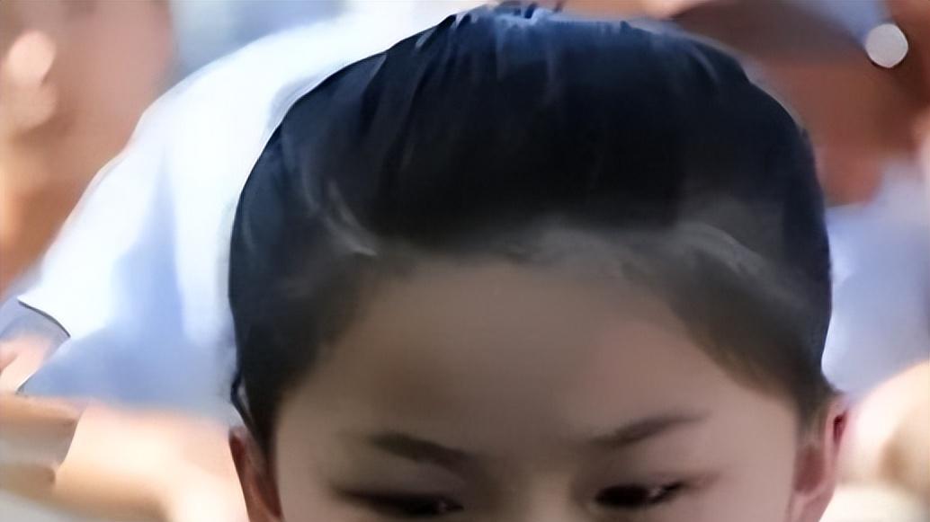 看到孙楠女儿买宝瑶，演员梦被继母亲手捏碎后，才懂郭麒麟那番话