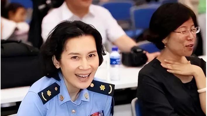 为事业结束8年婚姻，六十余岁无儿无女，如今她还好吗？