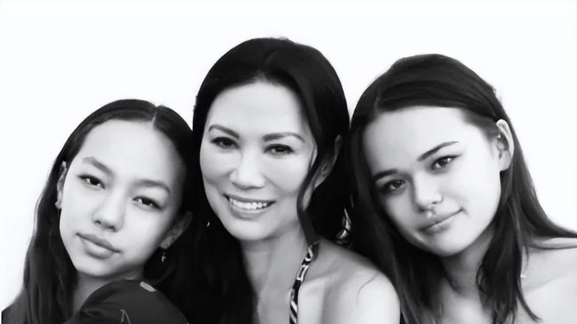 才女邓文迪：分到了过亿的资产，还让两个女儿成了最大赢家