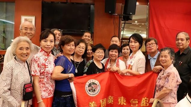 “中华胶”的渴望：希望中国开放移民管理，让海外华人回流祖国