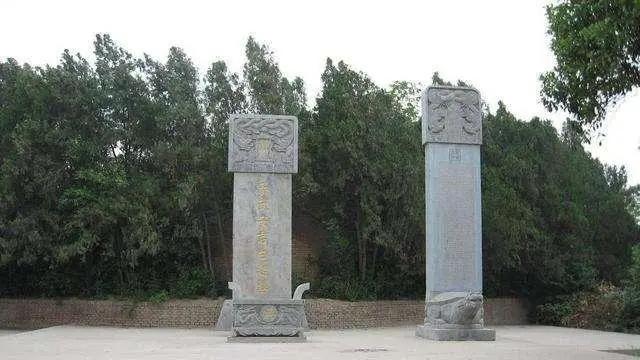 白起墓与佩剑：战国战神留下的不朽传奇通过实物得以见证。