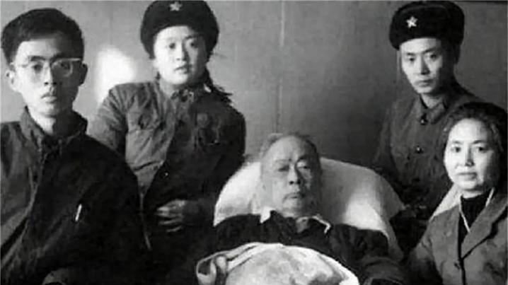 72年陈毅葬礼规格存在争议，周总理与几位老帅商定：比一人高2级