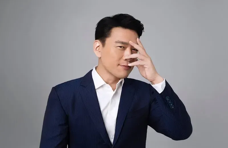 王耀庆：娶了小学认识的妻子，至今无绯闻，活成一股清流