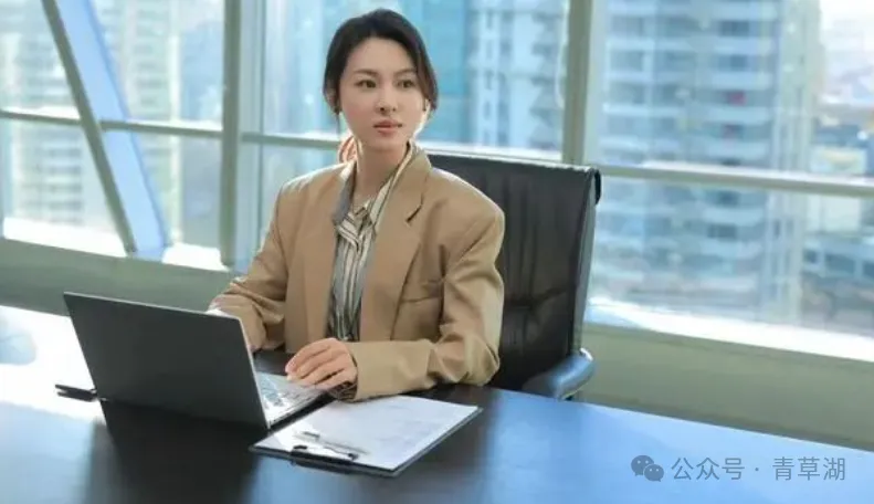 《凡人歌》大结局：全剧最惨的女人，不是40+沦为生育机器的白寒宁，也不是35+大龄剩女胡海莉，而是她