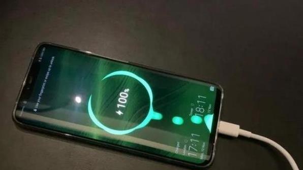 无论什么品牌手机，充电时要牢记这七点，不然再贵的手机都不耐用