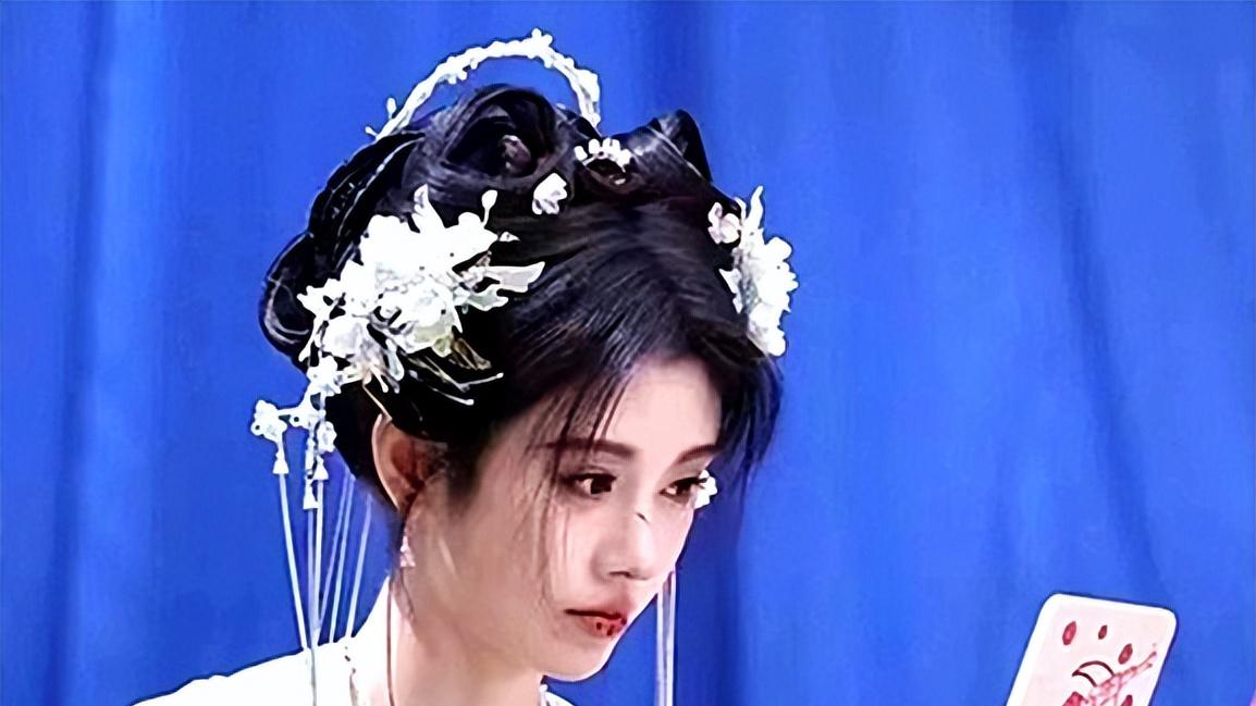鞠婧祎和郑合惠子，《千香》造型又亮了
