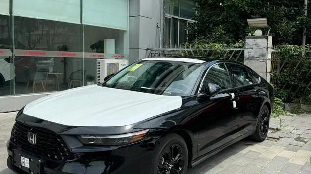同样都是13万应该买雅阁2025款豪华版还是凯美瑞2024款精英版？