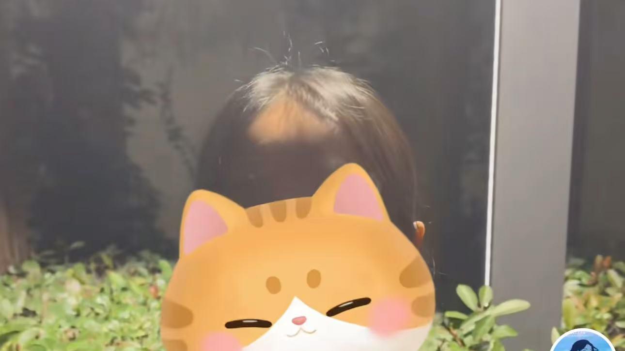 女生参加霸王茶姬活动被拍丑照后维权：素人也应该有肖像权