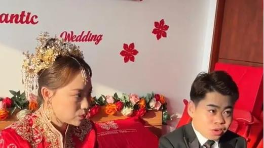 ​“爱情不分寸高，幸福不问身高差”——超燃爱情故事火了！