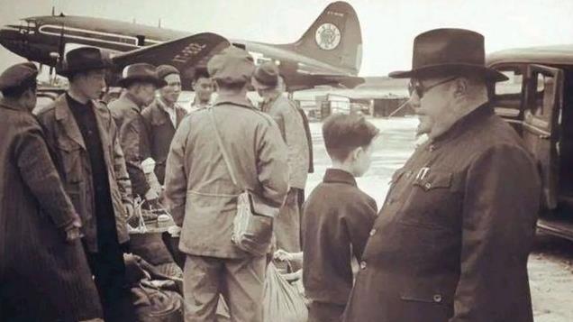 马鸿逵的四姨太有多美？身姿纤细秀色可餐，60多岁依旧非常优雅