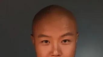 乐嘉48岁前妻病逝，9岁女儿一路跪拜祈福，现今生活美好如初！