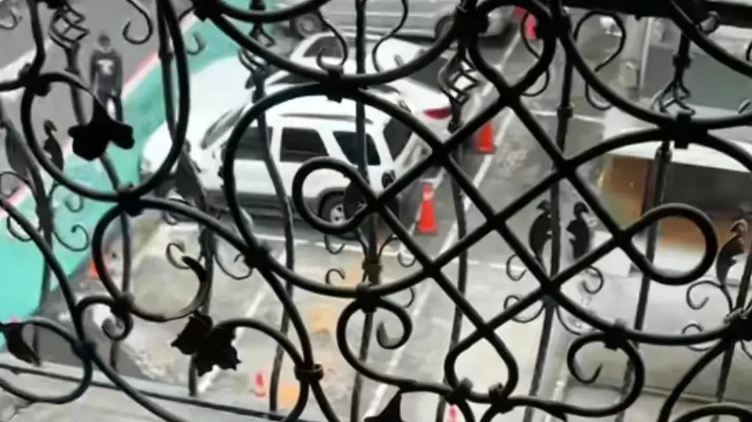 伊能静儿子恩利回台北看望庾澄庆，93岁奶奶罕露面，家中阳台亮眼