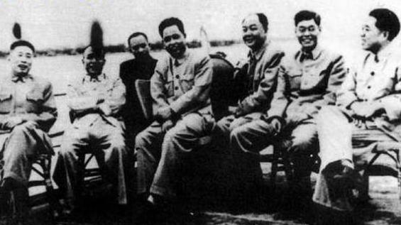 他是原重庆市委书记，60岁被殴打致死，周总理：是他杀不是自杀