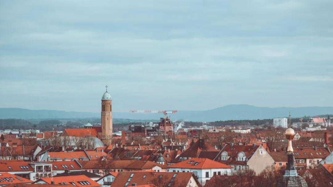 10年后，买房和租房相比，谁会过的更好？答案或已浮现