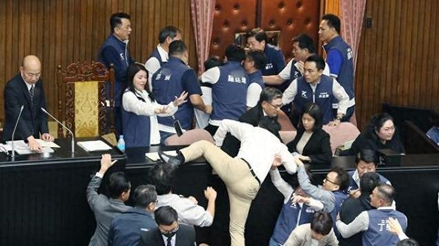 明年元旦，我国涉台新规正式施行，国台办回应“统一台湾时间表”