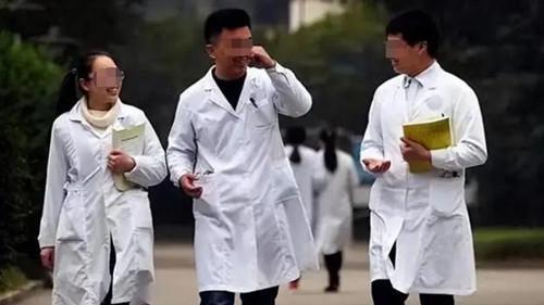 2009年湖北女院长与医生吵架，因脱口而出的5个字，生命停留在37岁