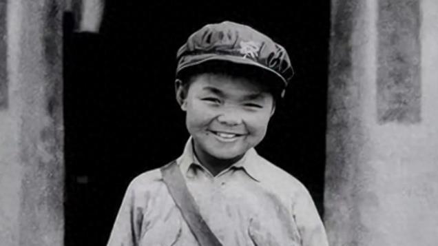 2岁母亲被害，7岁手刃仇人，9岁随队长征，年龄最小的红军就是他