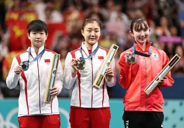 玫瑰之战：陈梦与孙颖莎的乒坛较量，超越胜负的体育精神