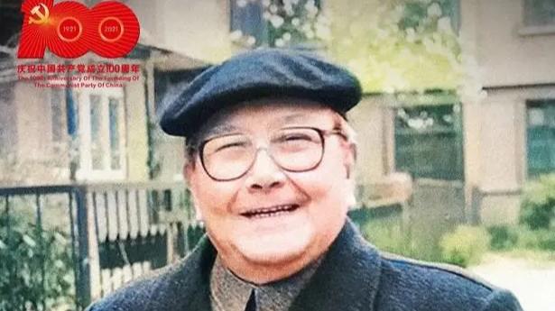 他是居里夫人的门生，为中国造核弹一眼失明，对瘫痪发妻不离不弃