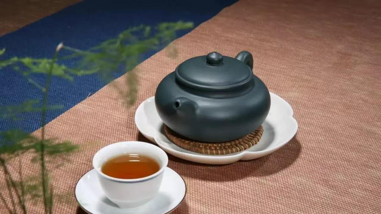 愿有人伴你把茶温，做岁月的归人