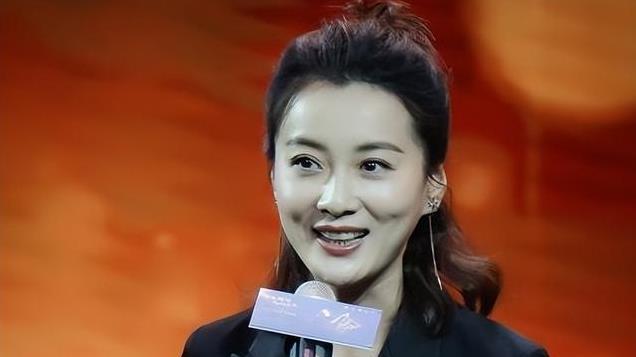 徐梵溪：没有婚姻，也没有孩子，男友花5亿娶李小冉，她低调成全