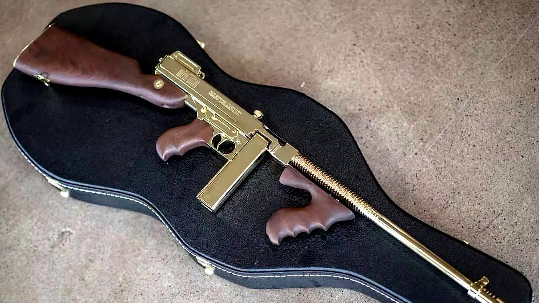 汤普森冲锋枪：芝加哥黑帮发家利器，研发早期却错失美国军方订单！