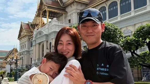 韩国3岁男童透过机窗向外看，成人生中最后画面，和父母一起殒命