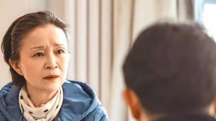 32岁儿子不上班，不找对象，800块钱够花一个月，从前我骂他啃老，如今发现这是好事