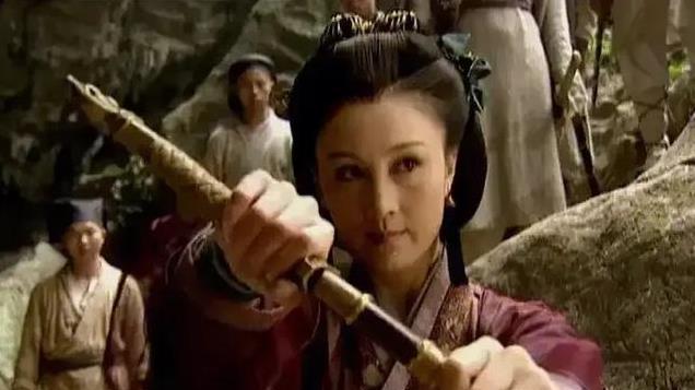 原来他们是夫妻，因戏生情恩爱41年，如今65岁优雅变老仍很美