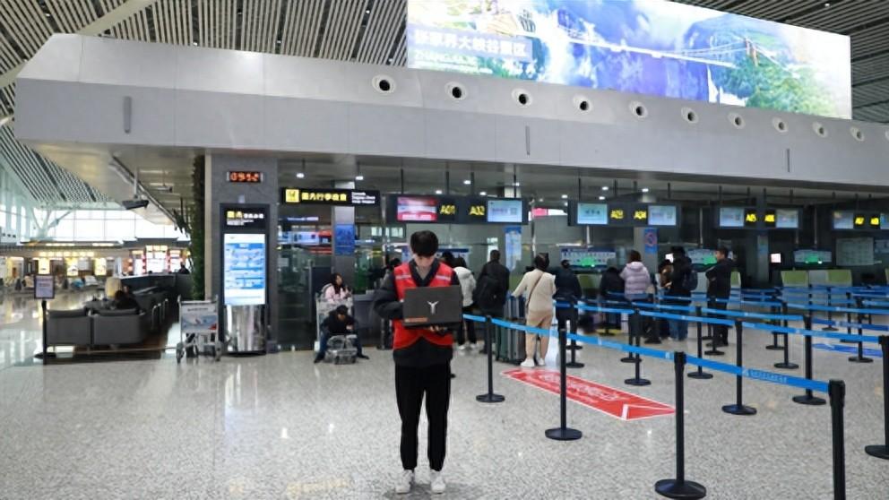 张家界联通助力荷花机场网络优化，迎接过境免签新机遇