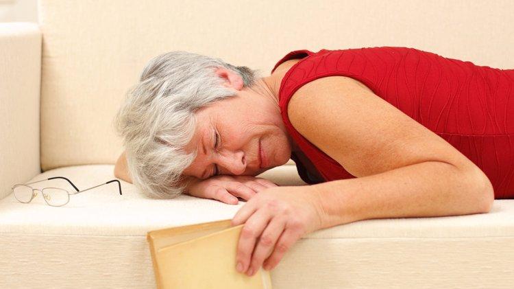 医生提醒：过了60岁的老人，宁可不洗澡有味，也别在3个时候洗