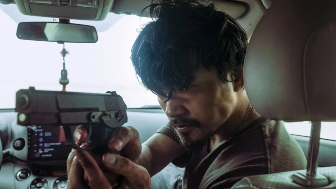 电影《暴雨过境》12月6日上映 两对情侣枪口逃生