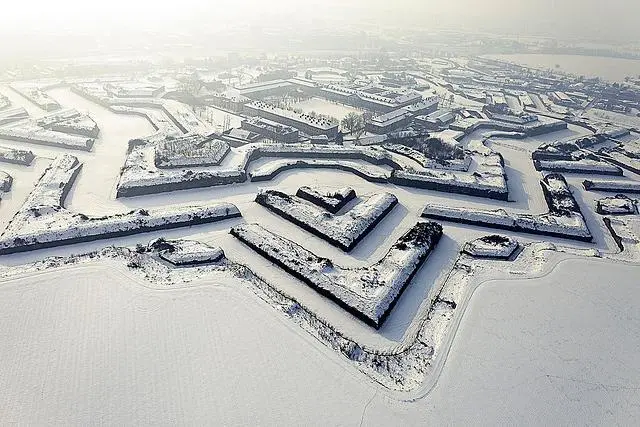 雅克萨之战：清军如何对抗西洋星形堡垒？