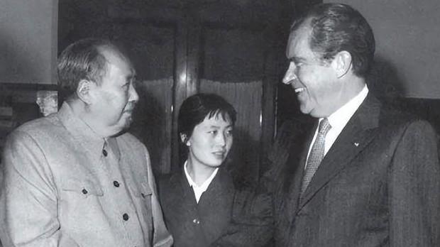72年毛主席和美国总统尼克松谈话，他突然发现美方有人在偷偷录音
