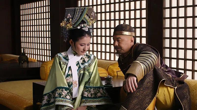 拽妃叶澜依VS鸟妃安陵容：同样是打工人，为什么职场地位差距这么大？