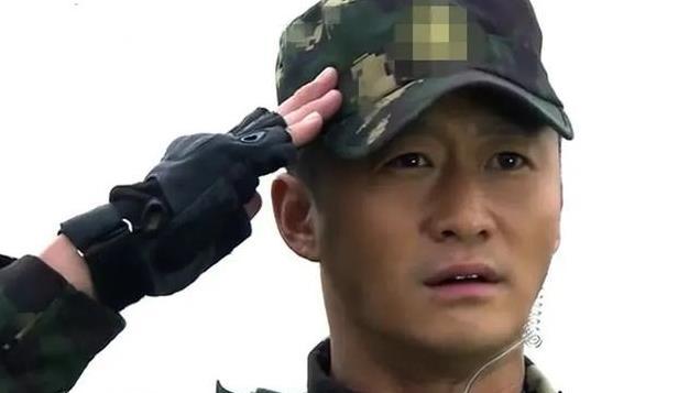 14岁瘫痪，30岁无戏可拍，从倾家荡产到百亿导演，他做了什么……