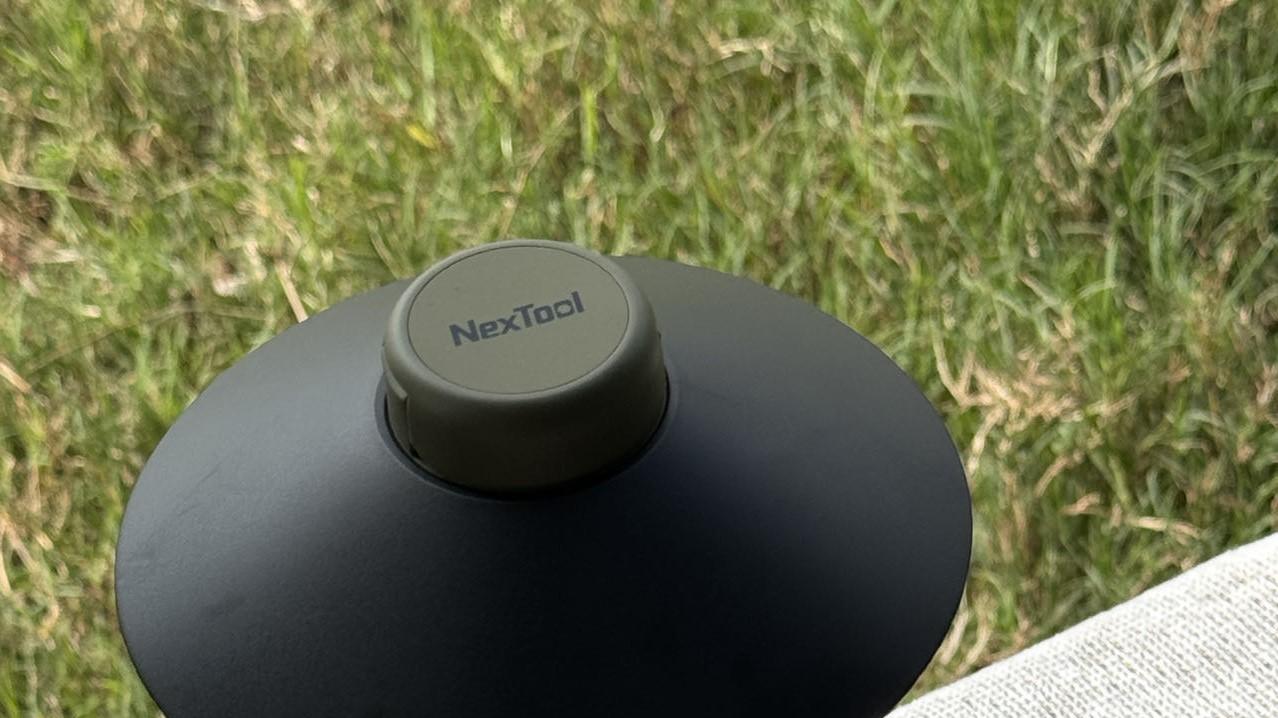 户外露营，除了有树荫能看落日的湖边草坪，还需要什么？