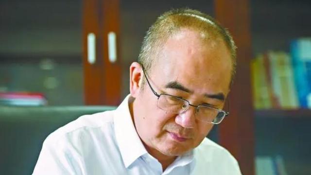 英雄院长张定宇：身患渐冻症坚守抗疫一线，4年过去他身体如何？