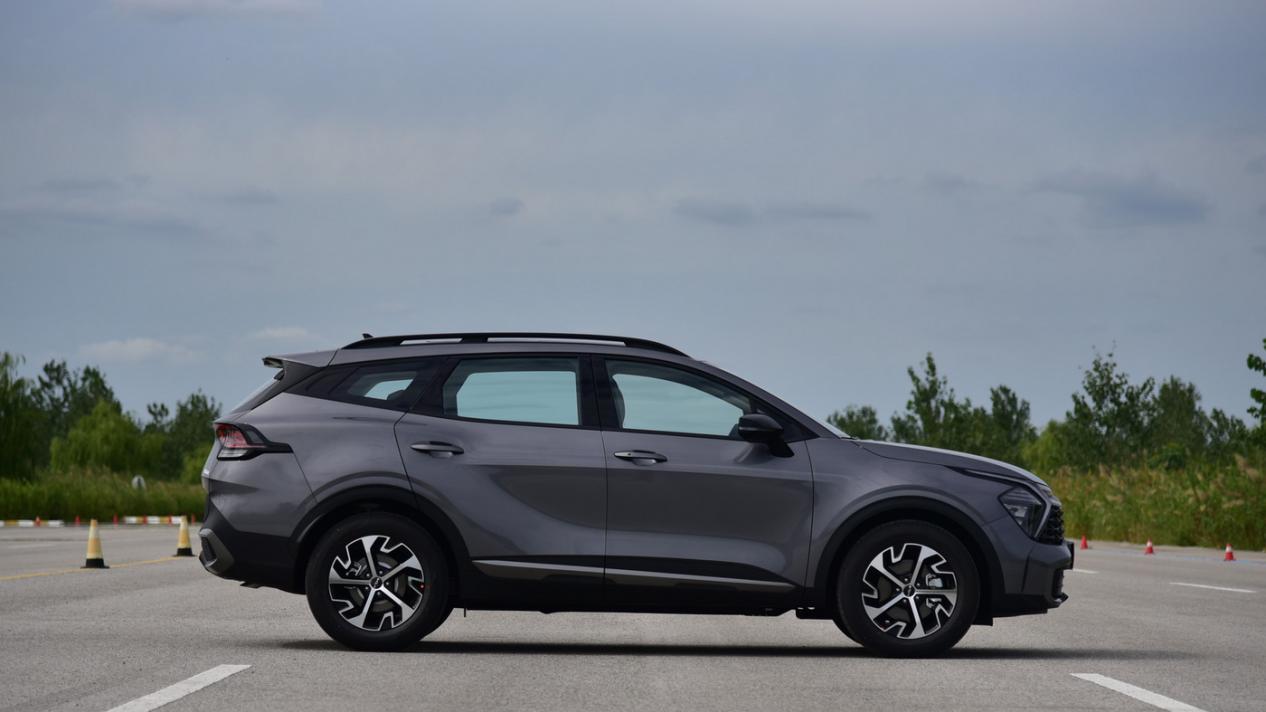 起亚-狮铂拓界：城市SUV的新标杆