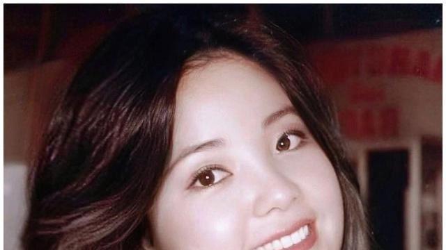 林青霞，“蛊惑”邓丽君互相拍摄二十张大尺度照片，如今已成绝版