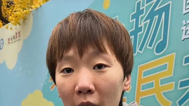 王楚钦观看川剧变脸，被吓一跳，王曼昱林诗栋参加国球进社会活动