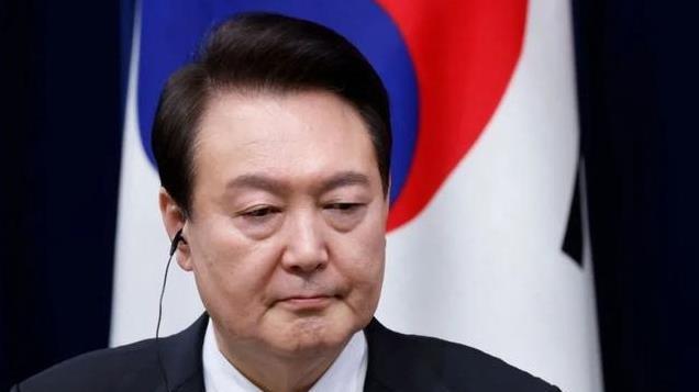 韩国历史第一次？代总统也被弹劾，尹锡悦遭到重击，美国坐视不管