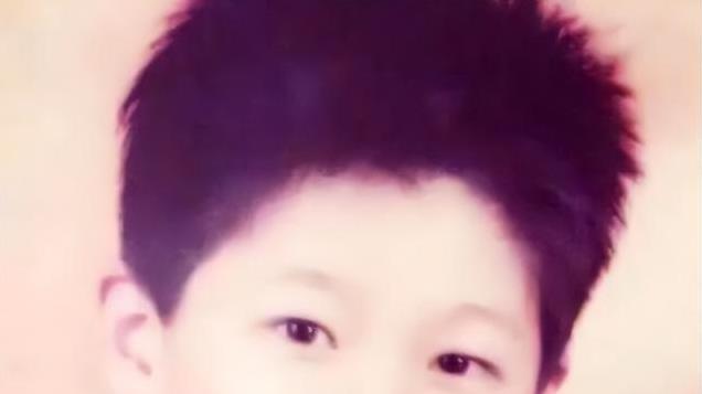 爸爸亿万资产，妈妈是知名演员，他却跑龙套14年，34岁终成实力派