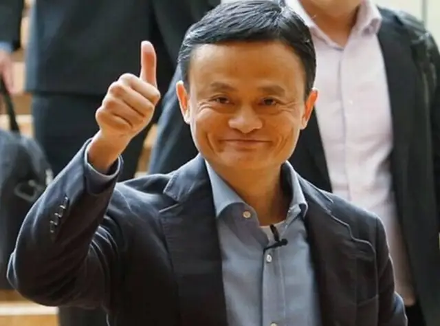 支付宝再推“花花卡”，回顾往年幸运儿，花呗免还现状如何？