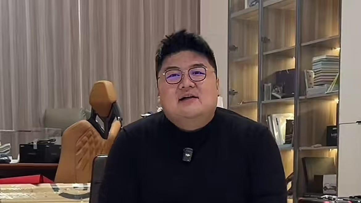 猴哥首次回应破产：压力大到喘不过气，终于明白家庭是最大的依靠