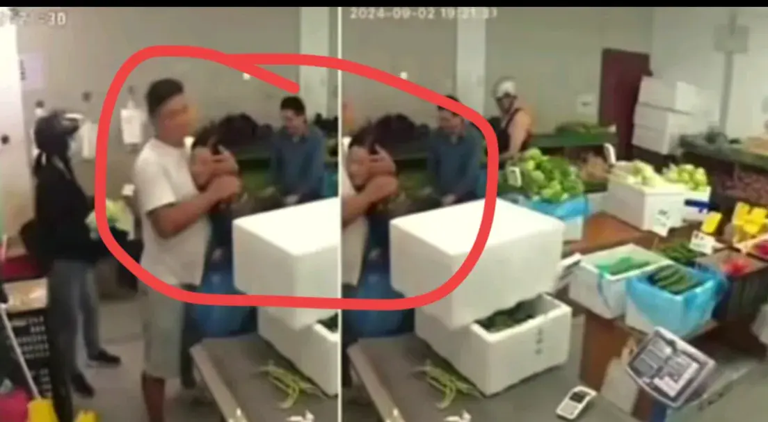 网友求助！自己的母亲和丈夫公然在店内偷情，自己该咋办？