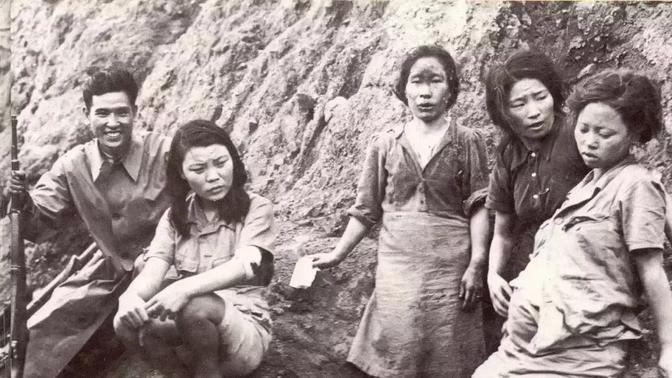 黄有良被迫忍受日军的凌辱，为了保护年迈的父母