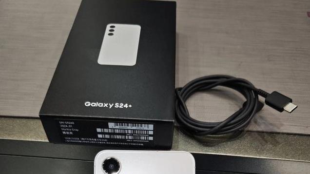 颜值担当，摄像头模组一股清流的三星GalaxyS24+不到4k的价格真香