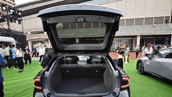 全球首款AI汽车，续航达710km，仅售18.68万，还要啥比亚迪汉？