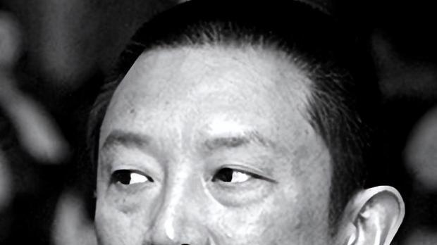 毁了半个娱圈美人的“著名导演”，老母成牵挂，今67岁却跌落神坛